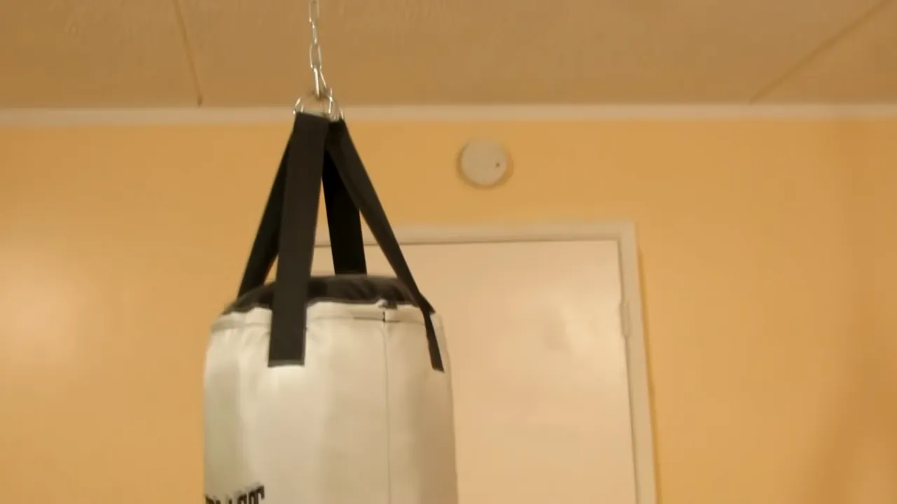 How to Install a Punching Bag: Step-by-Step Guide for the Perfect Setup